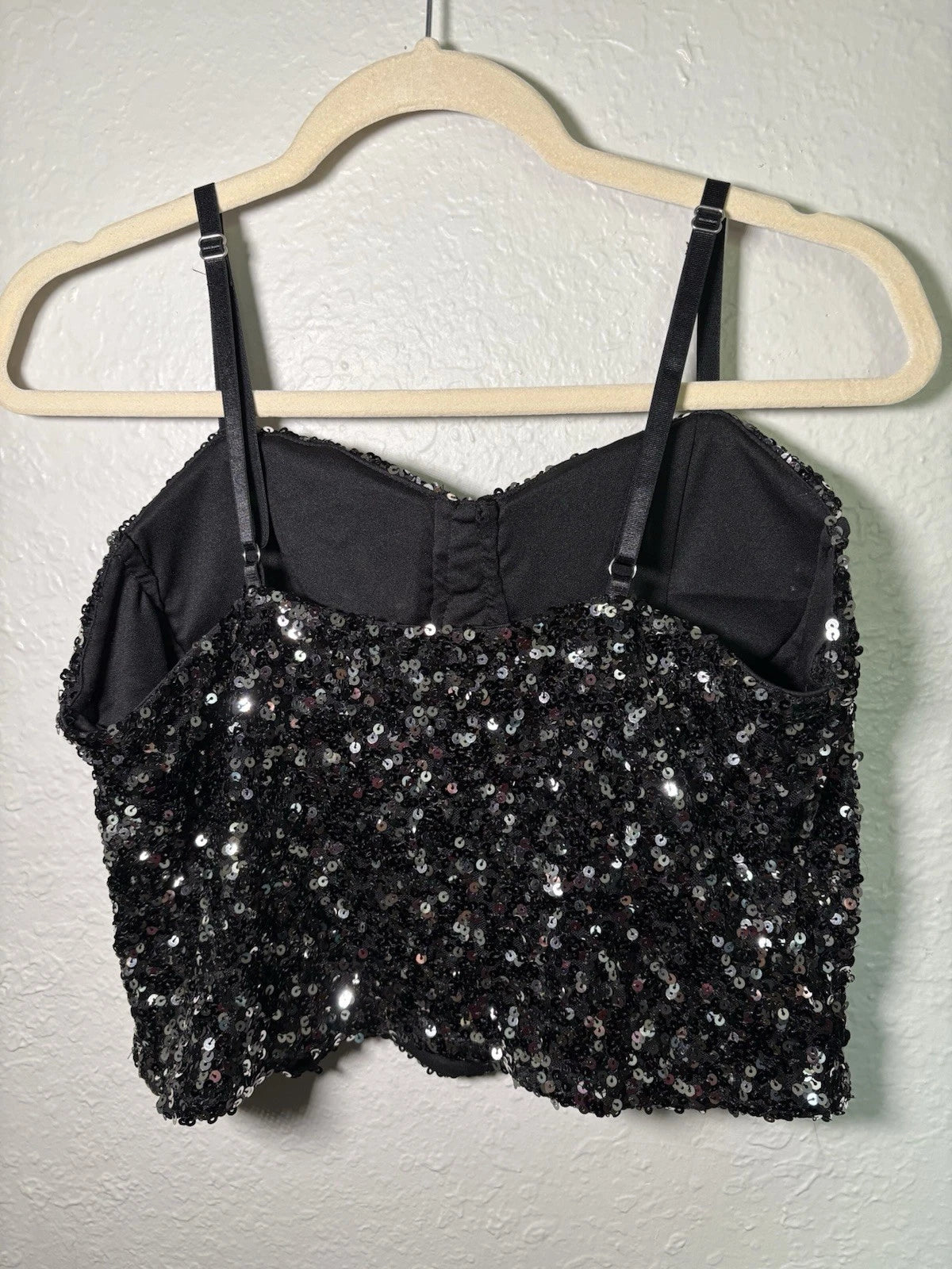 Women XL Black And Silver Sequence Cropped Top