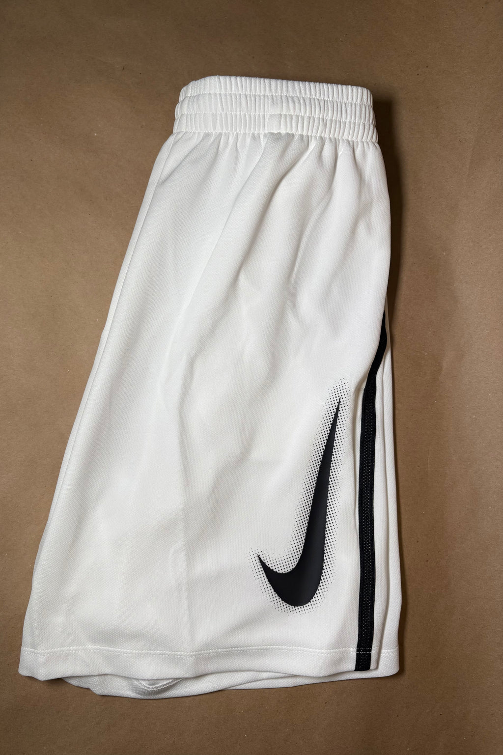 WHITE NIKE DRY FIT SHORTS - SZ XL