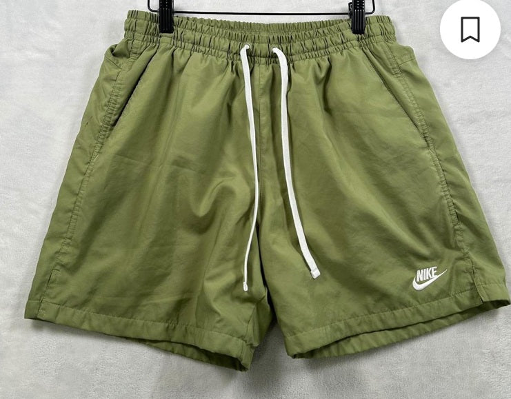 NIKE STANDARD FIT MID THIGH LENGTH -  SZ XL