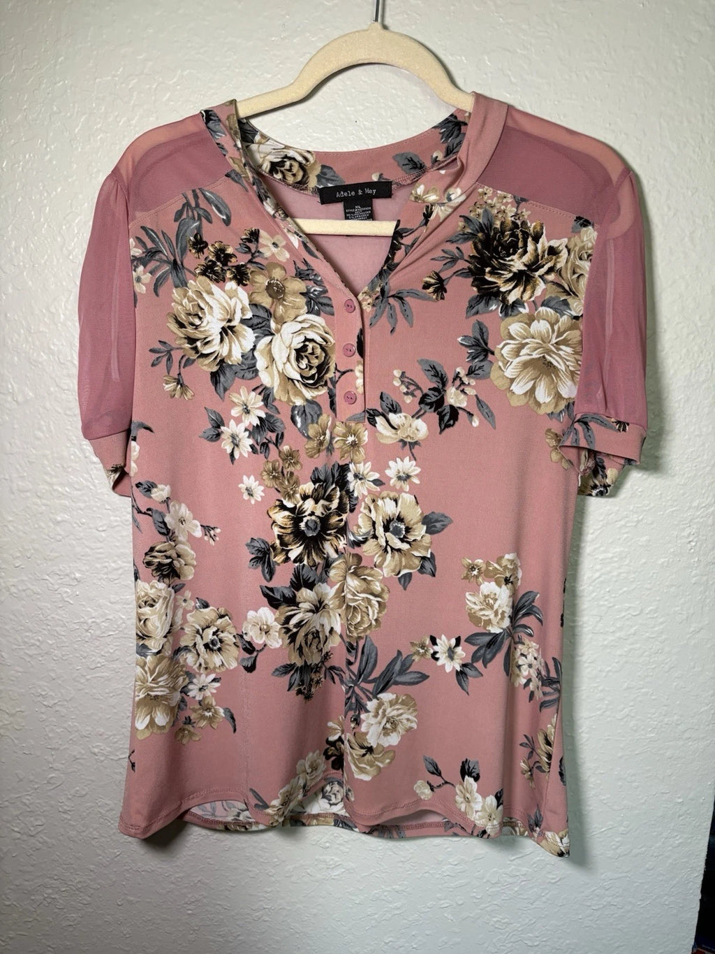 Women’s Large Pink And Floral Top With Sheer Sleeves