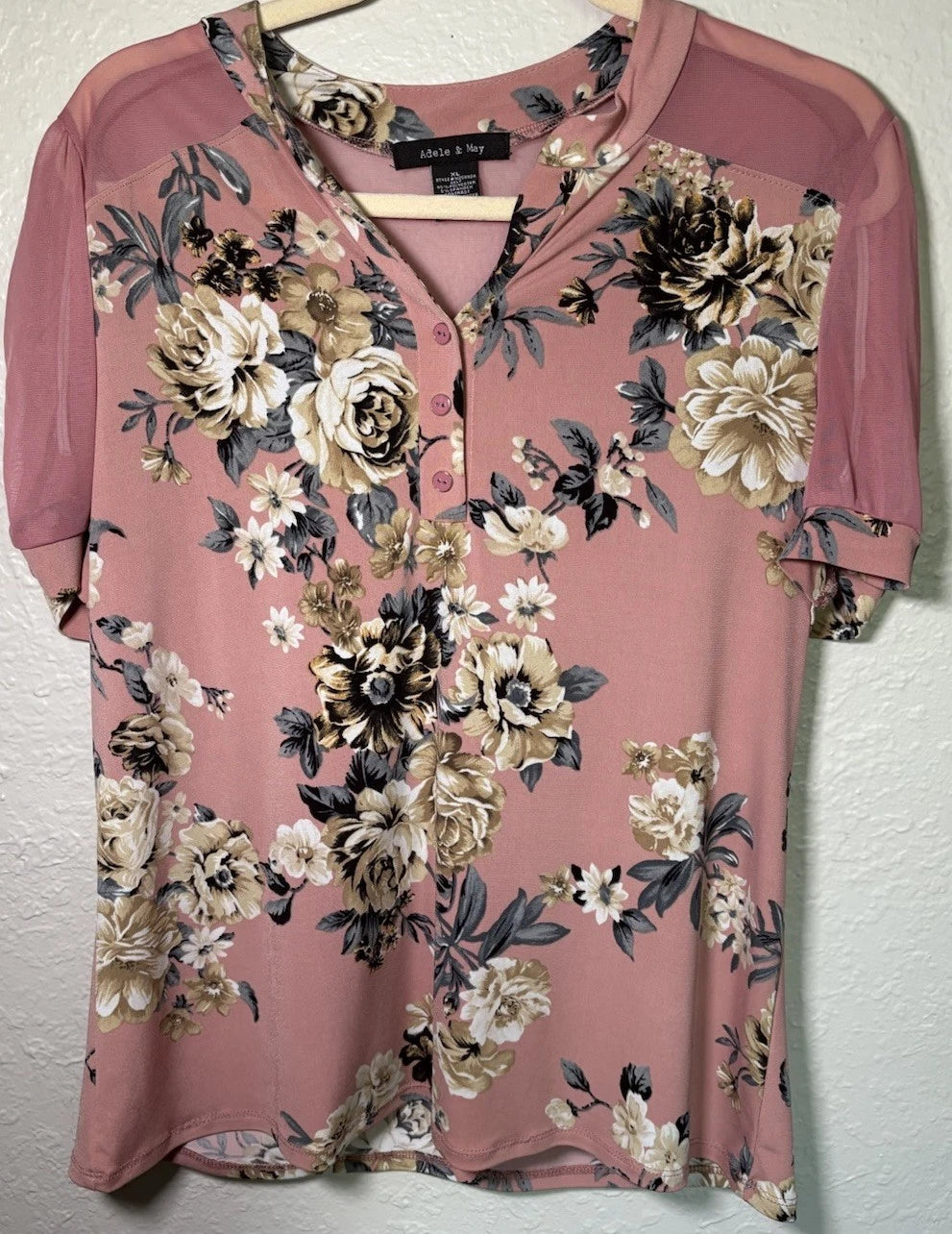 Women’s Large Pink And Floral Top With Sheer Sleeves