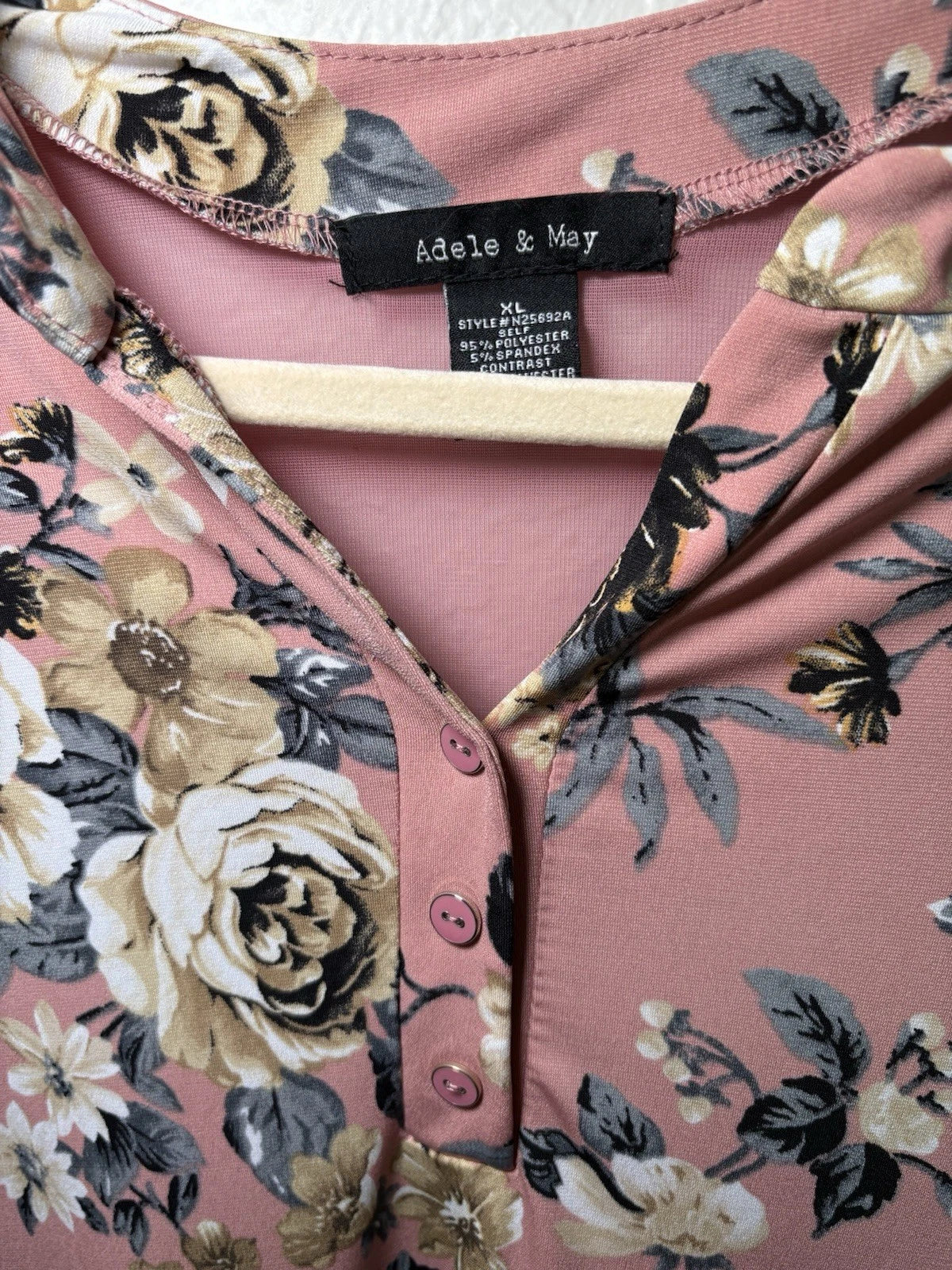 Women’s Large Pink And Floral Top With Sheer Sleeves