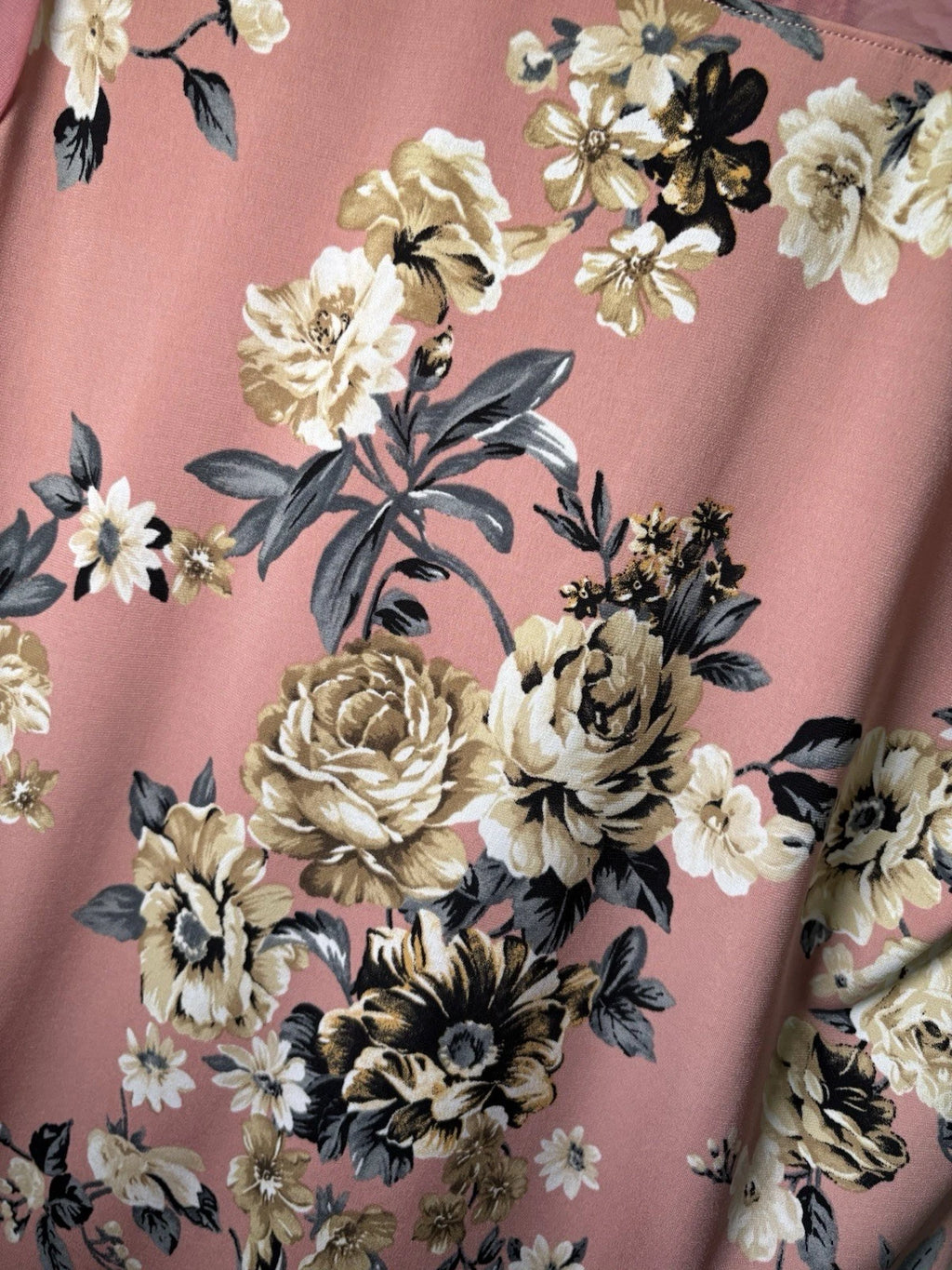 Women’s Large Pink And Floral Top With Sheer Sleeves